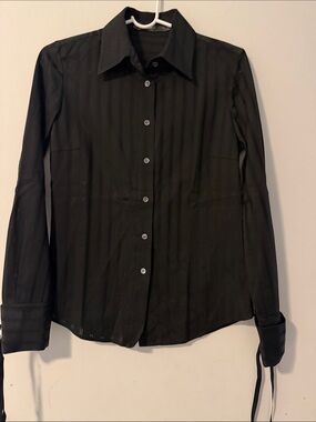 Women's Black Long-Sleeve Button Front Blouse